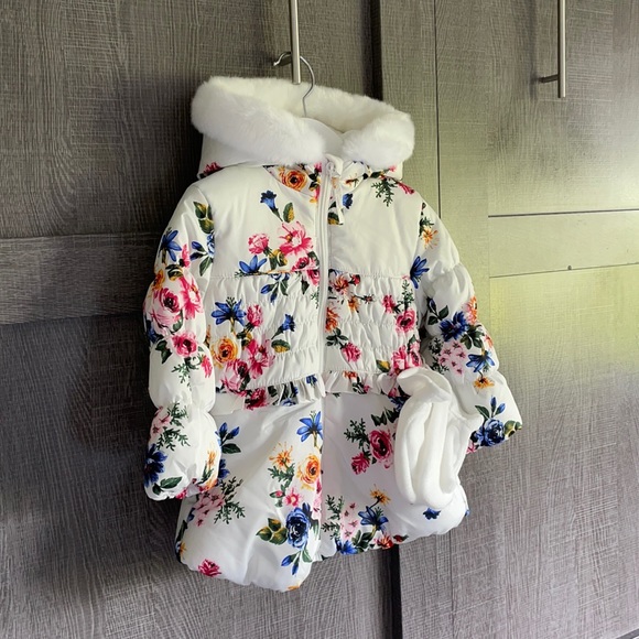 2/$60⭐️Rothschild floral coat and mitts set - Picture 6 of 13